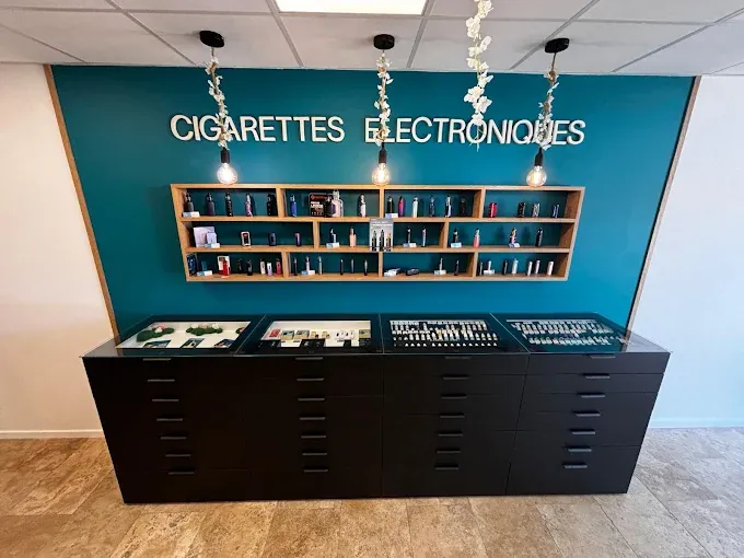 Corner cigarettes électroniques HappeSmoke Fréjus